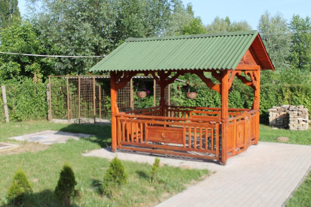 Отель Ponty-Poronty Vendeghaz Nagybaracska Экстерьер фото